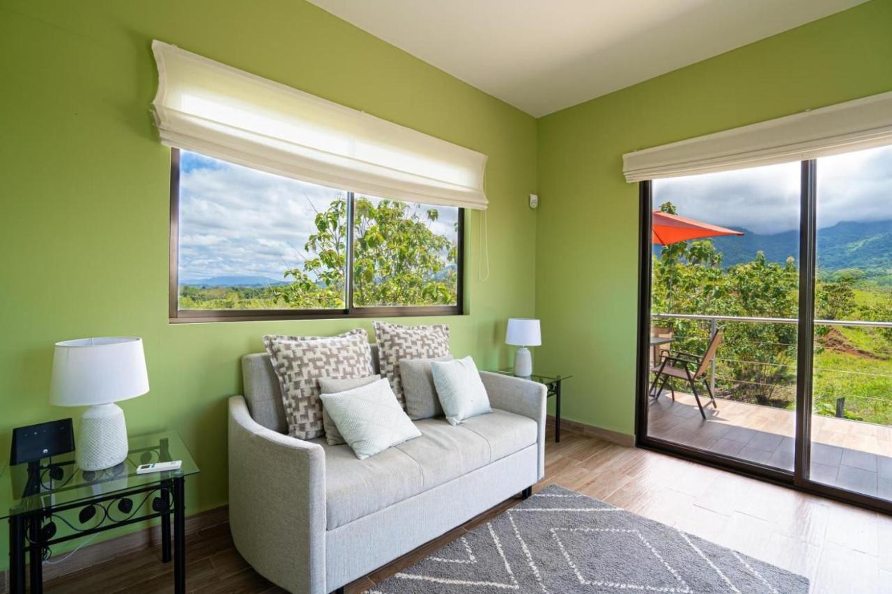 Villa Kiskadee - Beautiful Mountain Views With Private Pool เกโปส ภายนอก รูปภาพ